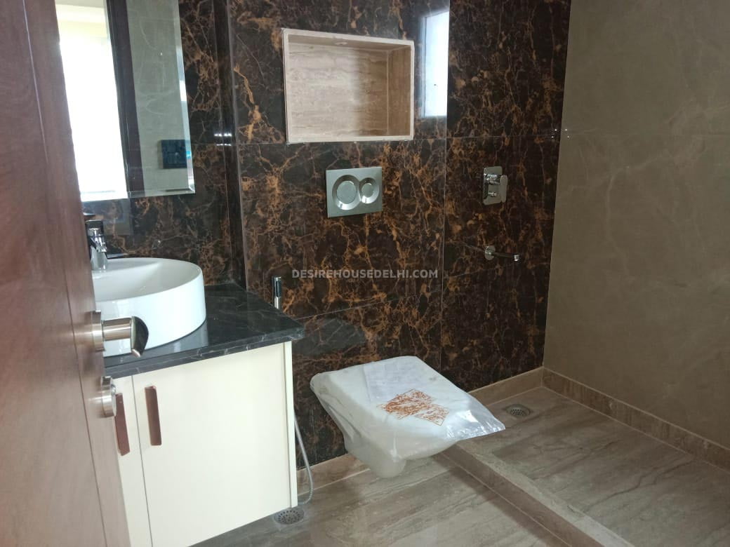 First-floor-available-for-Sale-in-Panchsheel-Enclave-Desirehousedelhi-7