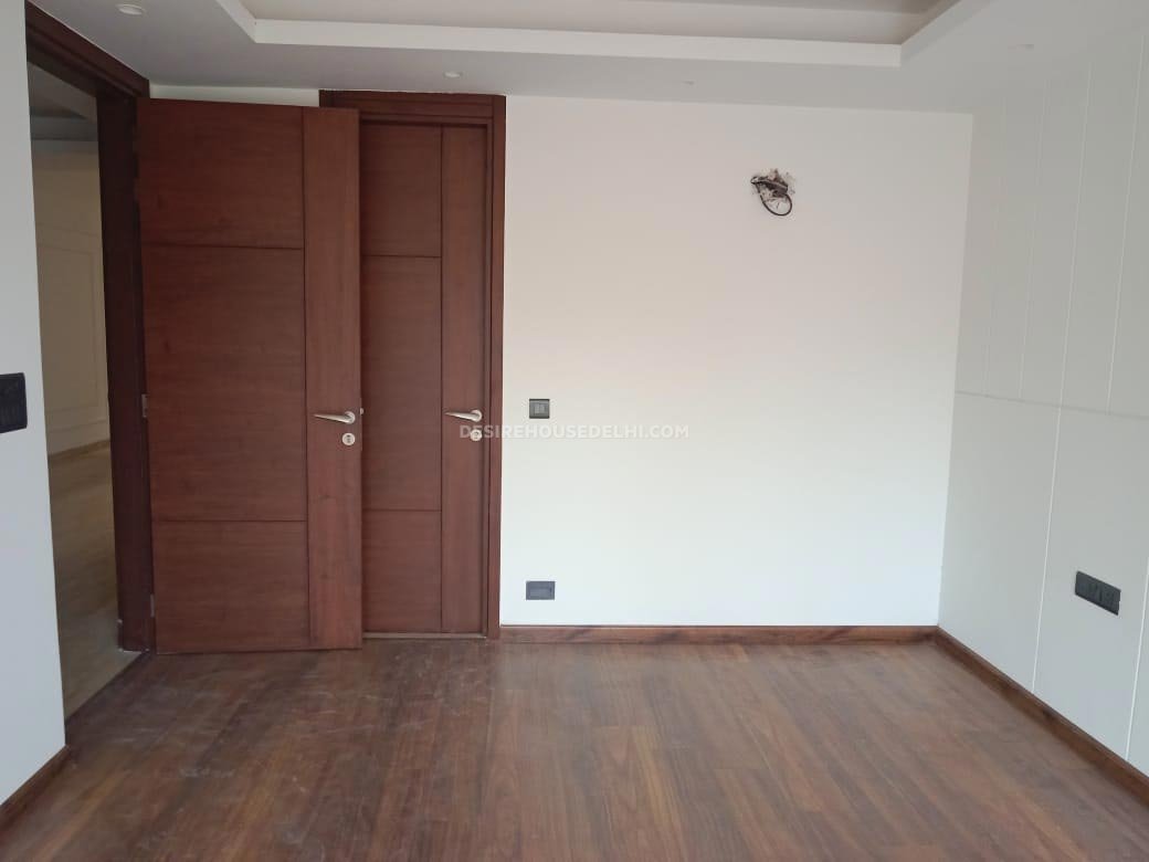 First-floor-available-for-Sale-in-Panchsheel-Enclave-Desirehousedelhi-9