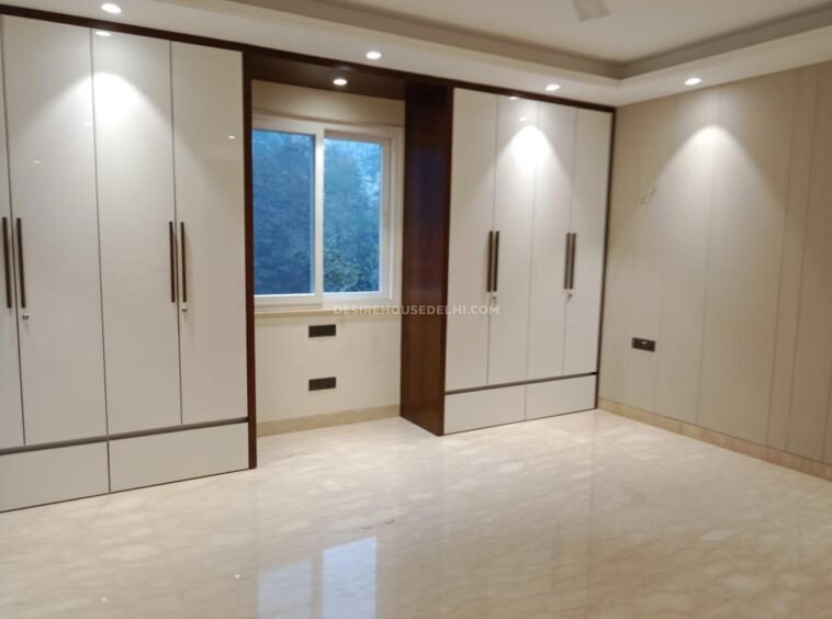 Ground-floor-available-for-Sale-in-Safdarjung-Enclave-Desirehousedelhi-1