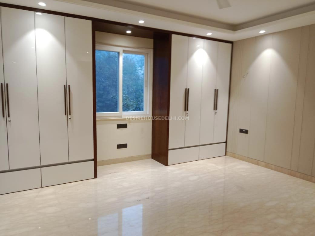 Ground-floor-available-for-Sale-in-Safdarjung-Enclave-Desirehousedelhi-1