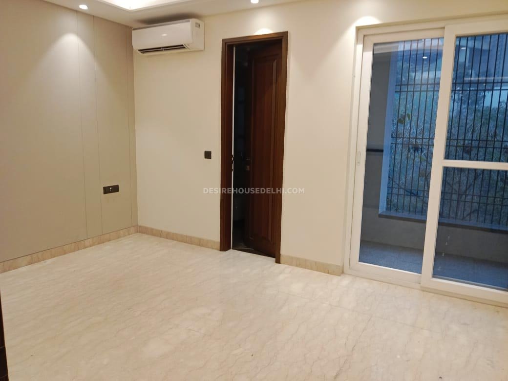 Ground-floor-available-for-Sale-in-Safdarjung-Enclave-Desirehousedelhi-2