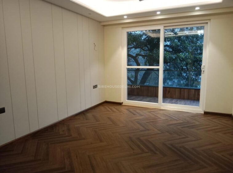 Ground-floor-available-for-Sale-in-Safdarjung-Enclave-Desirehousedelhi-5