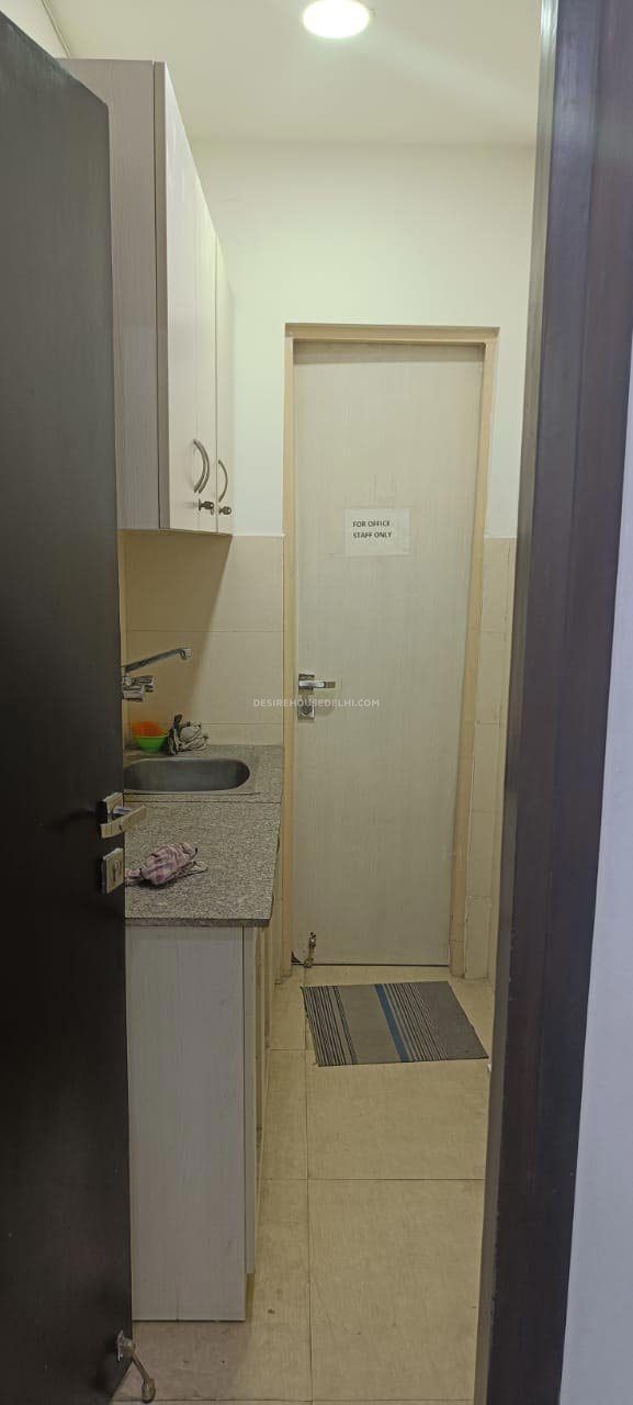 Ready-to-Move-5th-floor-office-space-for-Rent-in-Green-Park-Desirehousedelhi10