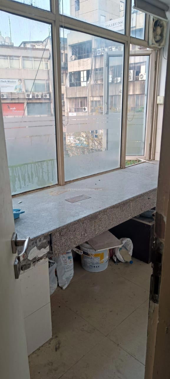 Ready-to-Move-5th-floor-office-space-for-Rent-in-Green-Park-Desirehousedelhi18