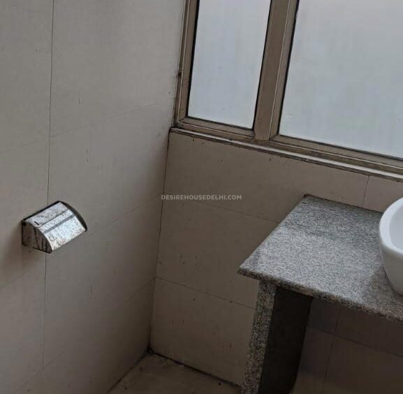 Ready-to-Move-5th-floor-office-space-for-Rent-in-Green-Park-Desirehousedelhi19